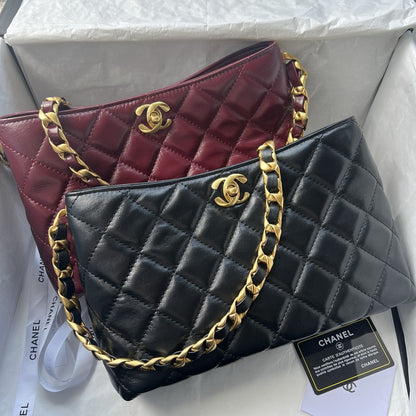 CHANEL HOBO HANDBAG NEW 2024 Collection ✨ - onlinechics.com