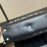 Chanel Vintage CHANEL ULTRA RARE 1994-1996  diamond-quilted holdall bag 🖤