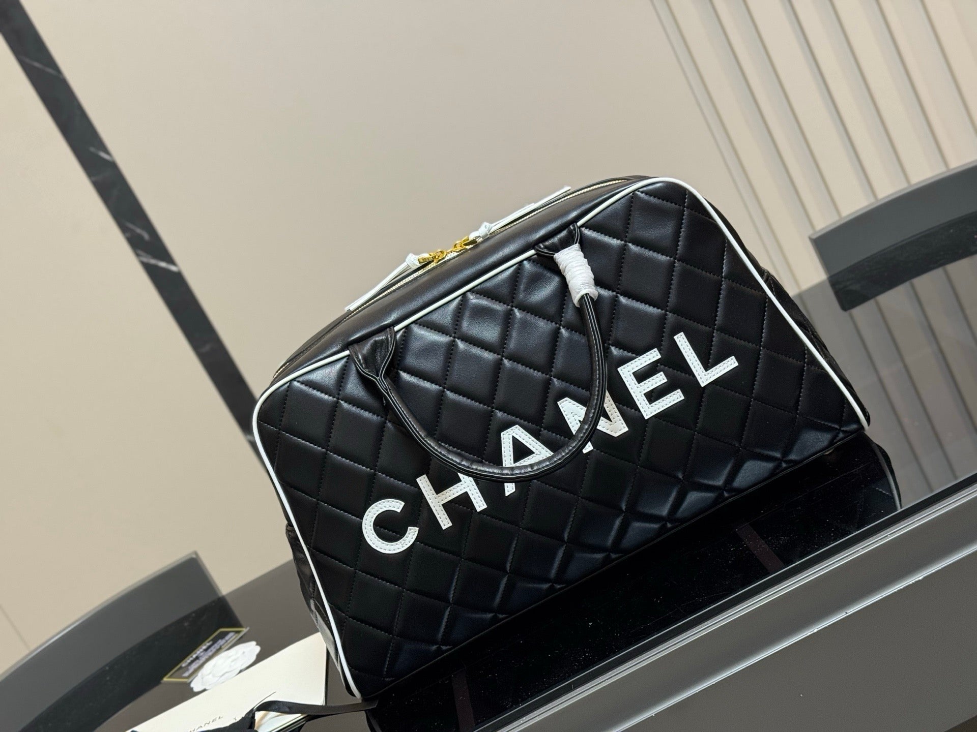 Chanel Vintage CHANEL ULTRA RARE 1994-1996  diamond-quilted holdall bag 🖤 - onlinechics.com