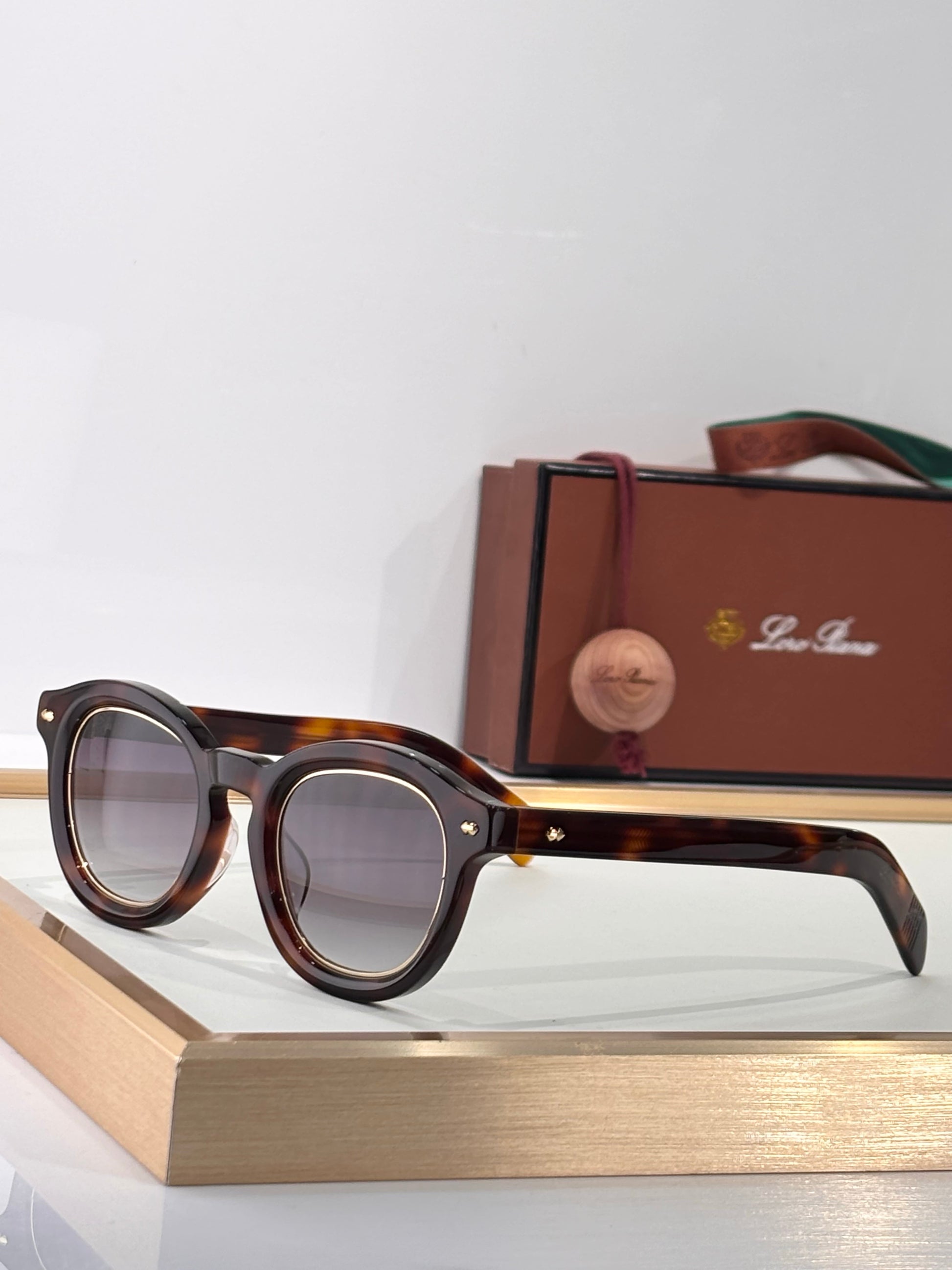 -  Loro Piana Traveller  Unisex Sunglasses 🍂 - onlinechics.com