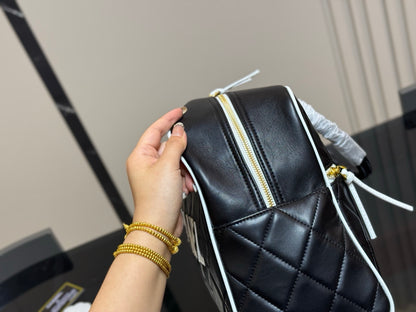 Chanel Vintage CHANEL ULTRA RARE 1994-1996  diamond-quilted holdall bag 🖤 - onlinechics.com