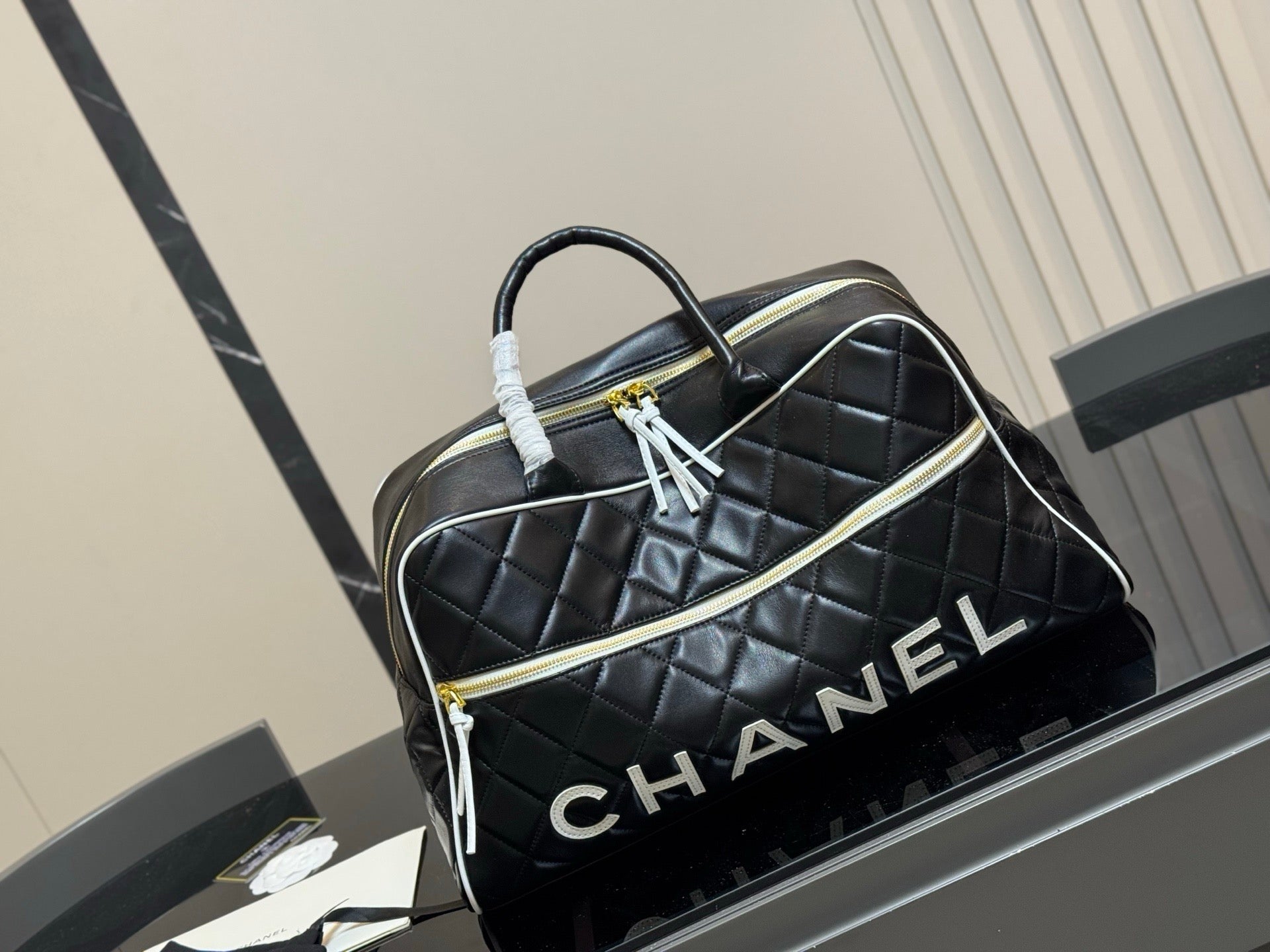 Chanel Vintage CHANEL ULTRA RARE 1994-1996  diamond-quilted holdall bag 🖤 - onlinechics.com
