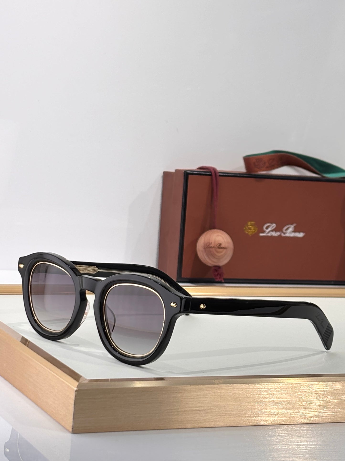 -  Loro Piana Traveller  Unisex Sunglasses 🍂 - onlinechics.com