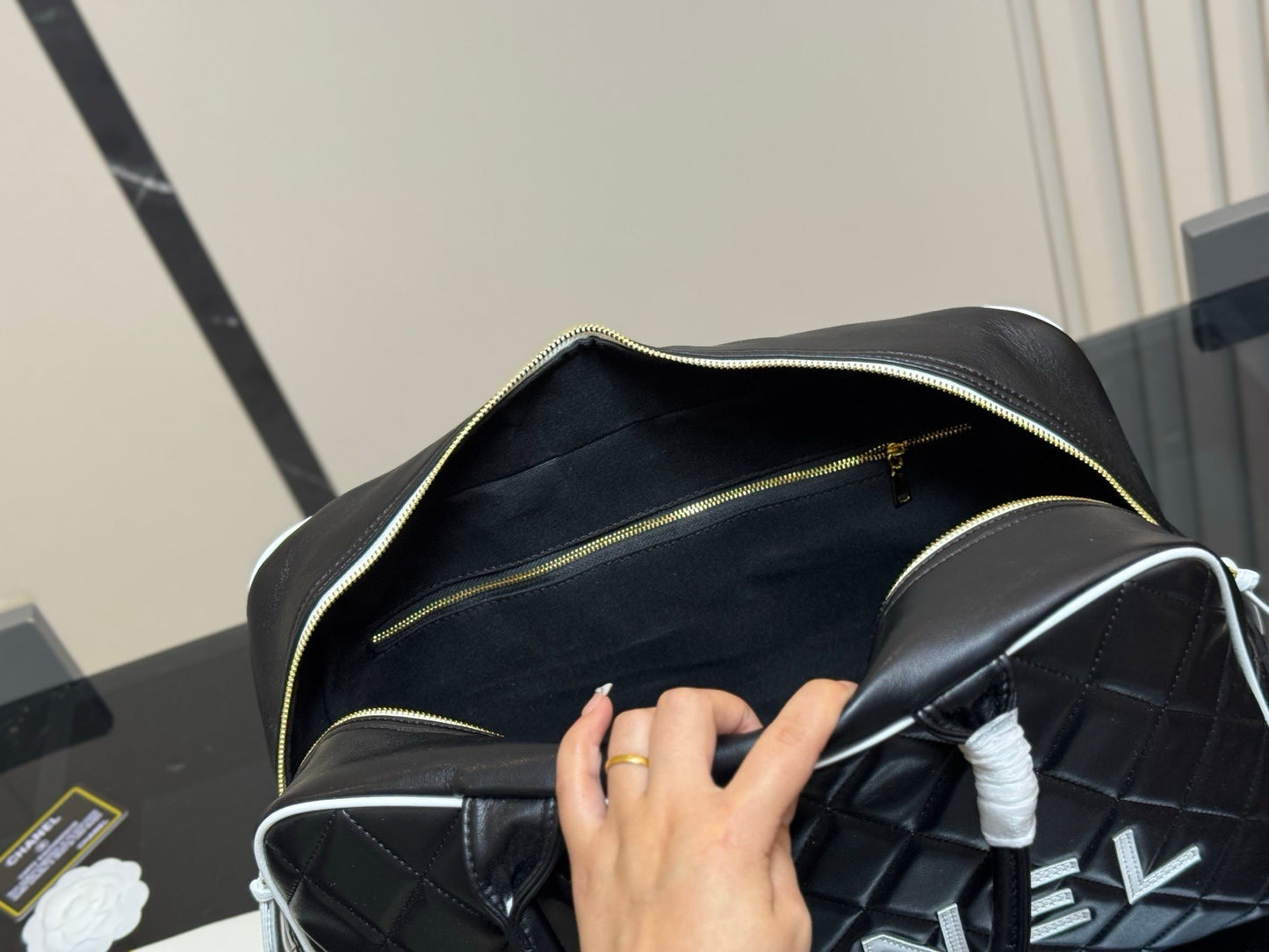 Chanel Vintage CHANEL ULTRA RARE 1994-1996  diamond-quilted holdall bag 🖤 - onlinechics.com