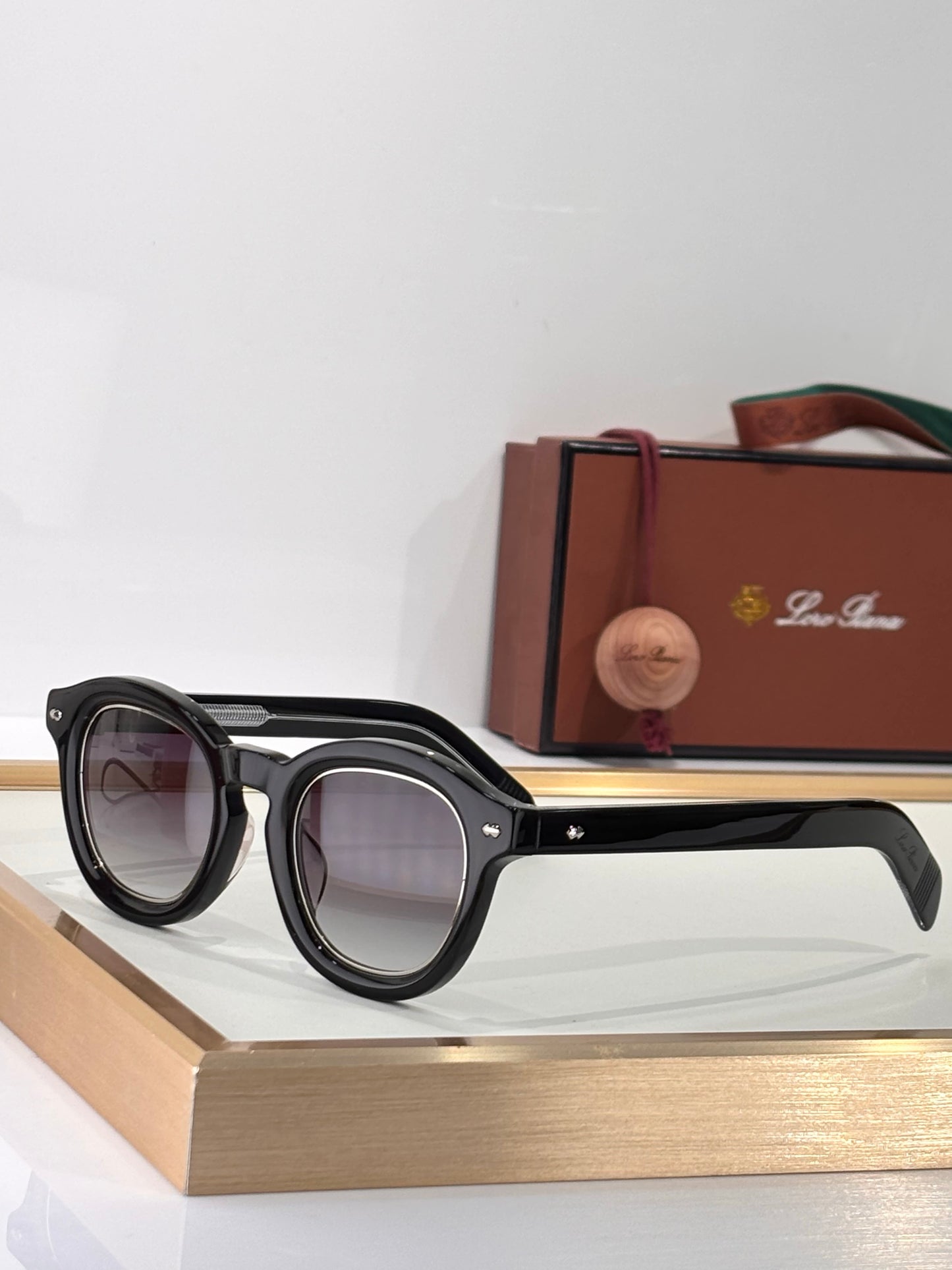 -  Loro Piana Traveller  Unisex Sunglasses 🍂 - onlinechics.com