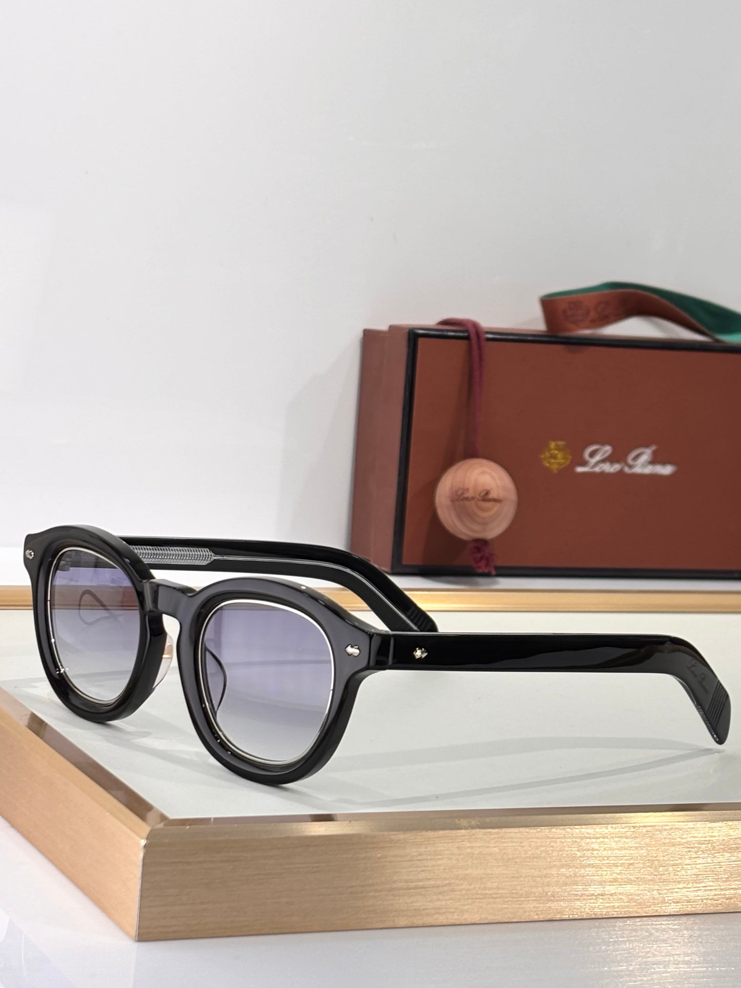 -  Loro Piana Traveller  Unisex Sunglasses 🍂 - onlinechics.com