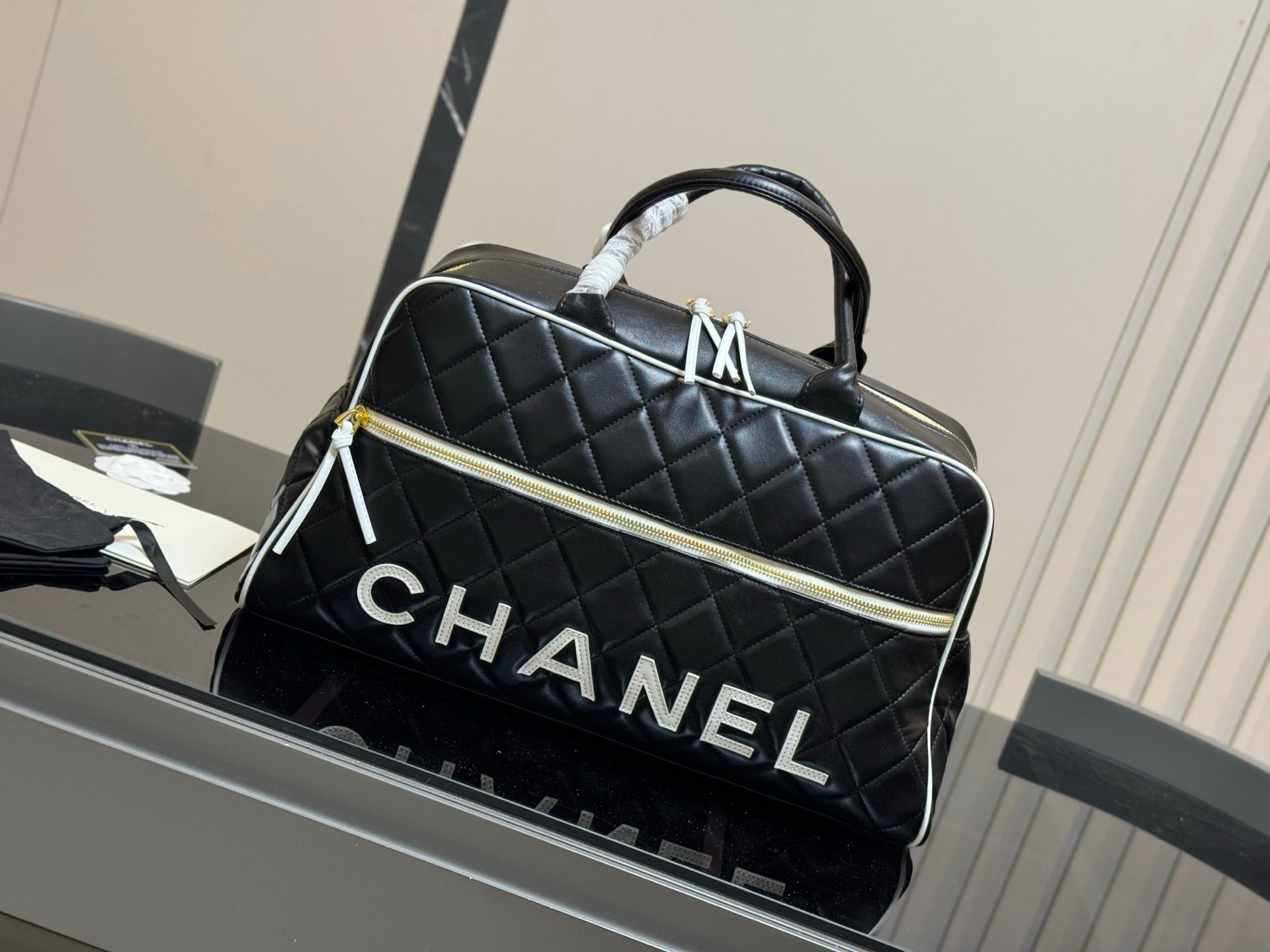 Chanel Vintage CHANEL ULTRA RARE 1994-1996  diamond-quilted holdall bag 🖤 - onlinechics.com