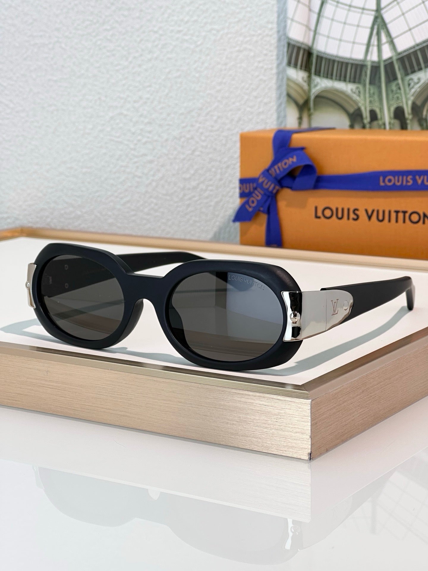 Louis Vuitton Z2600U LV Hinge Sunglasses  ✨