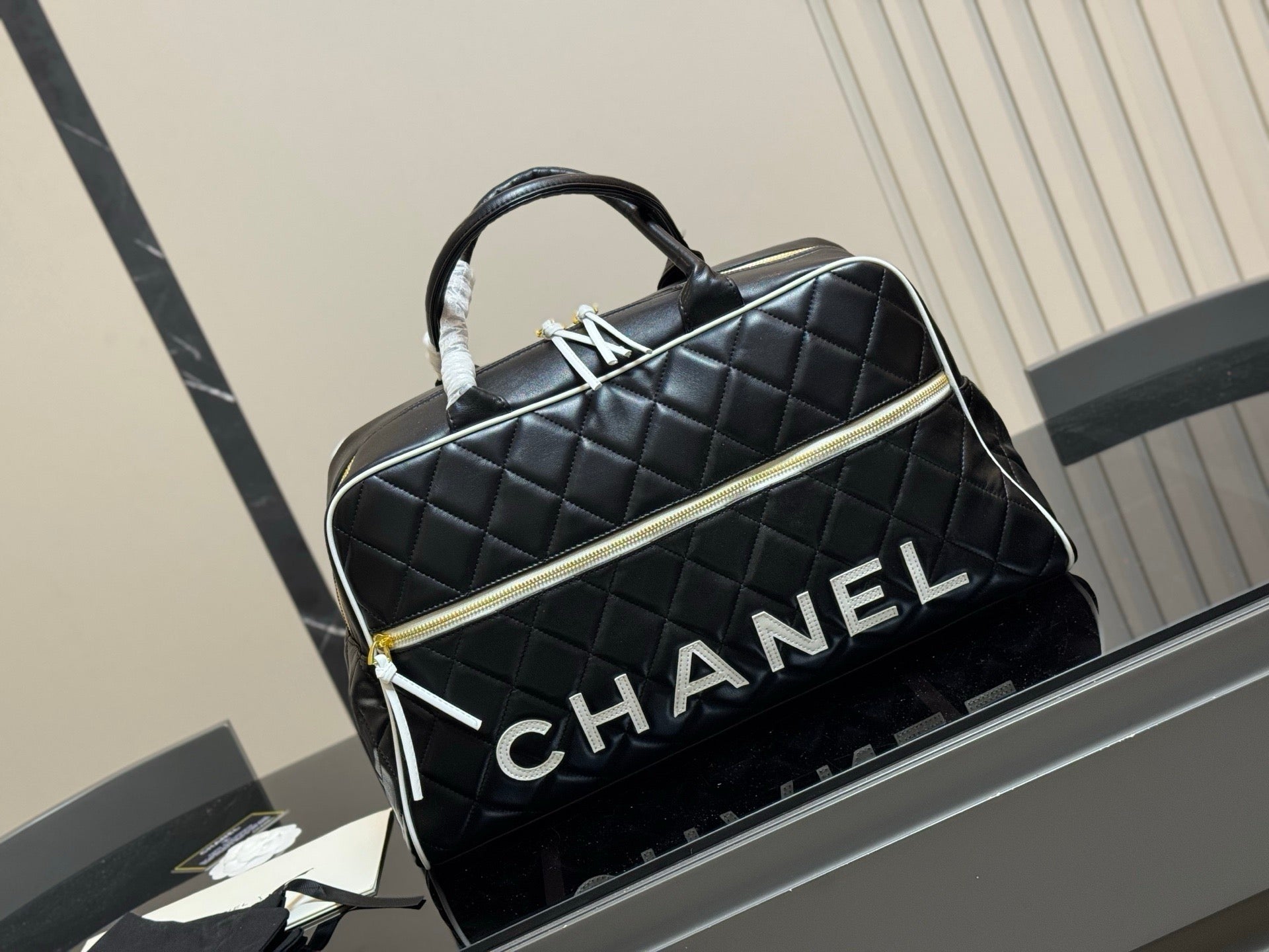 Chanel Vintage CHANEL ULTRA RARE 1994-1996  diamond-quilted holdall bag 🖤 - onlinechics.com