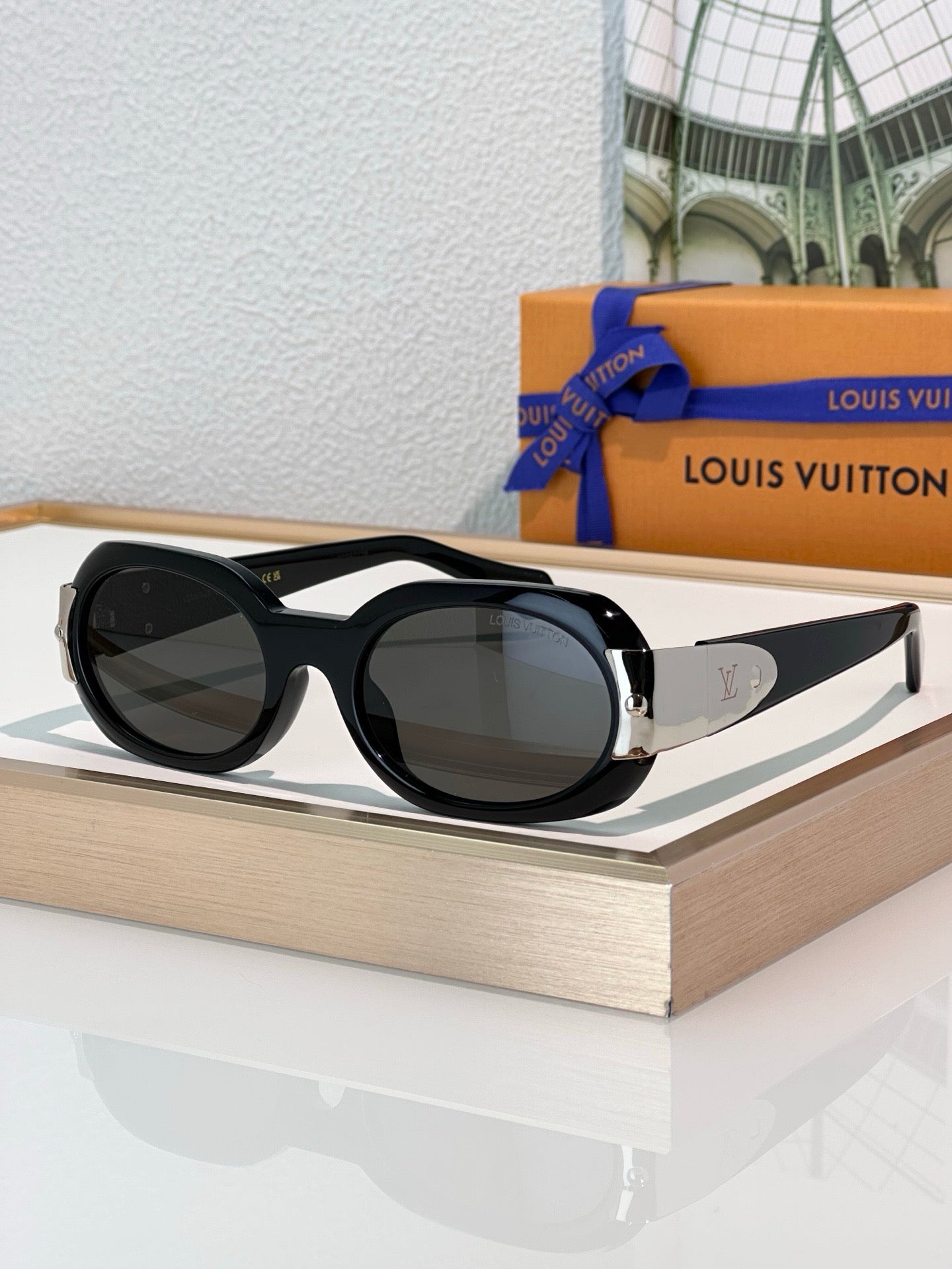 Louis Vuitton Z2600U LV Hinge Sunglasses  ✨