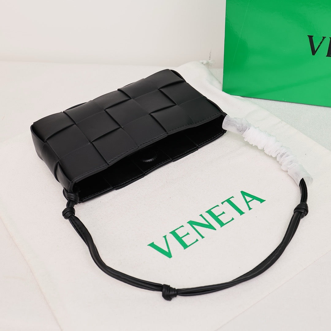 Bottega Veneta Small Cassette Small Intreccio leather bag 💚 - onlinechics.com