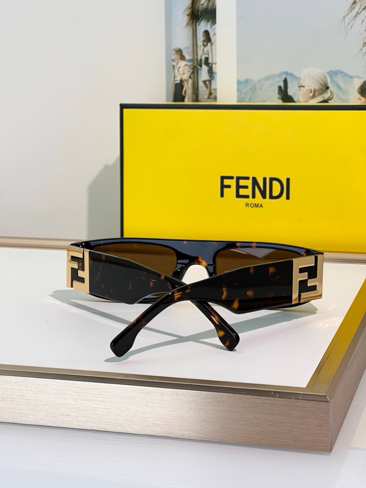 FENDI FF  Squared FE40587 Sunglasses✨ - onlinechics.com