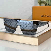 Louis Vuitton Z2205U LV Superlight Square Sunglasses ✨$650