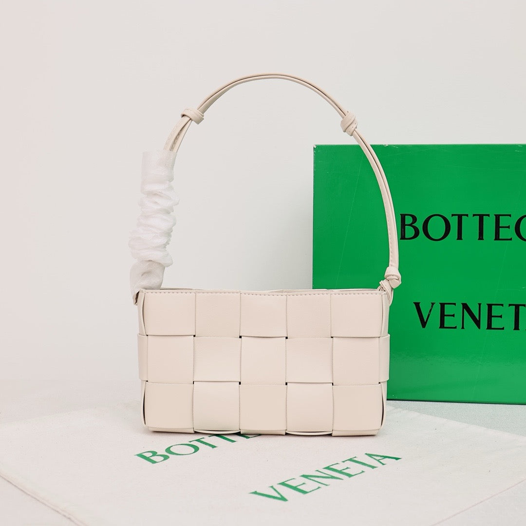 Bottega Veneta Small Cassette Small Intreccio leather bag 💚 - onlinechics.com