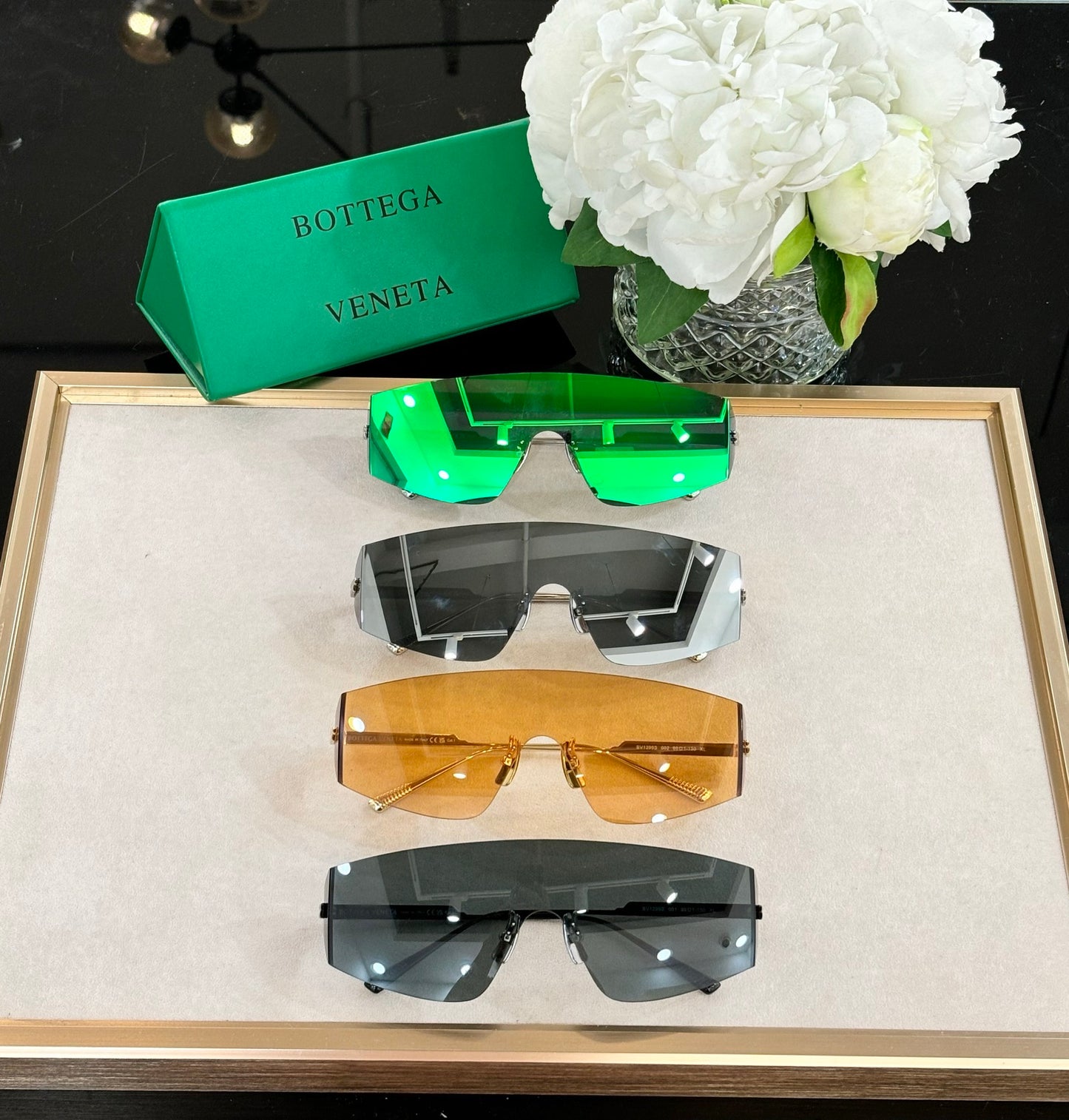 -  BOTTEGA VENETA BV1299S Unapologetic Sunglasses💚