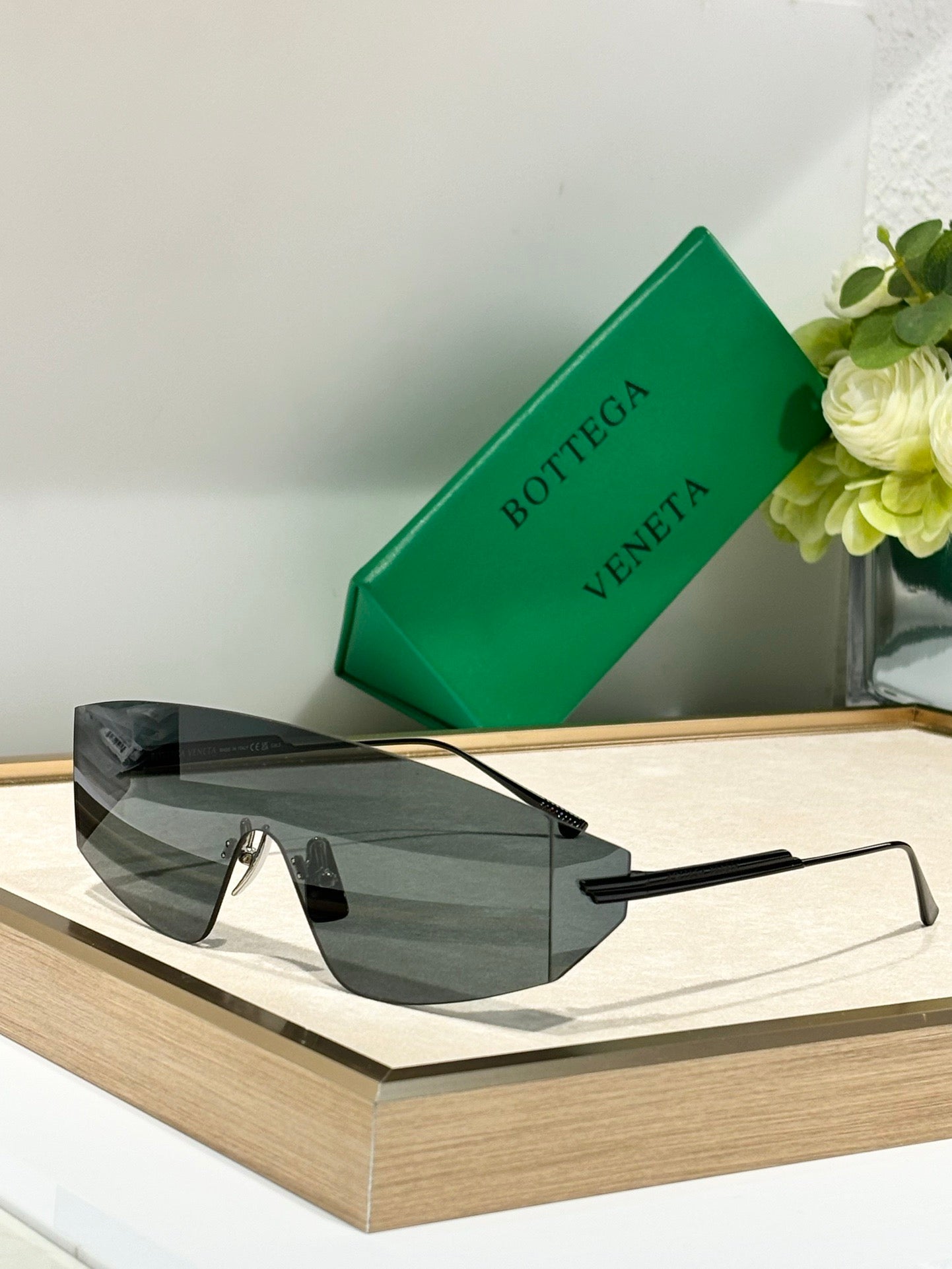 -  BOTTEGA VENETA BV1299S Unapologetic Sunglasses💚