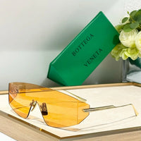 BOTTEGA VENETA BV1299S Unapologetic Sunglasses💚