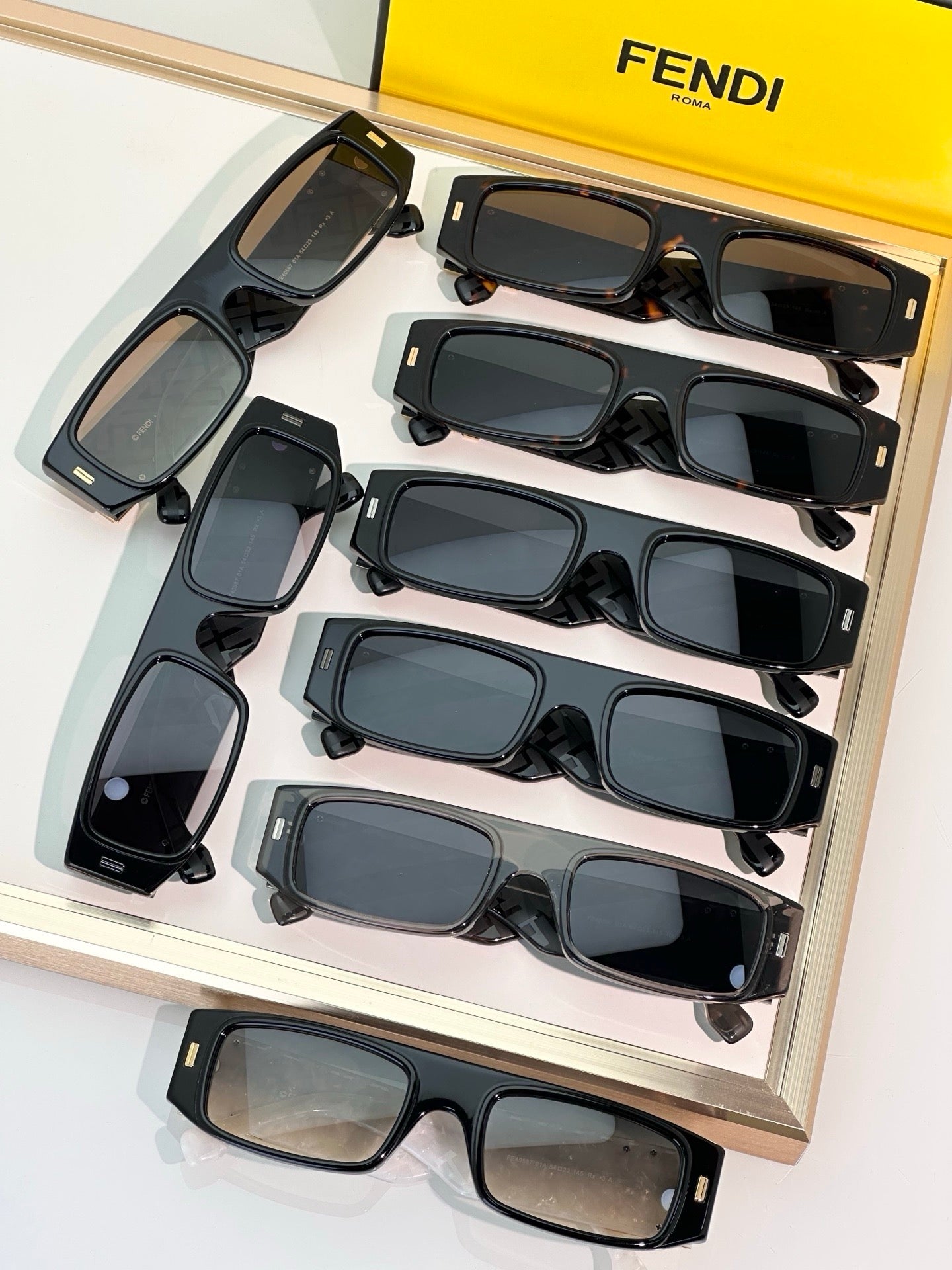 FENDI FF  Squared FE40587 Sunglasses✨ - onlinechics.com