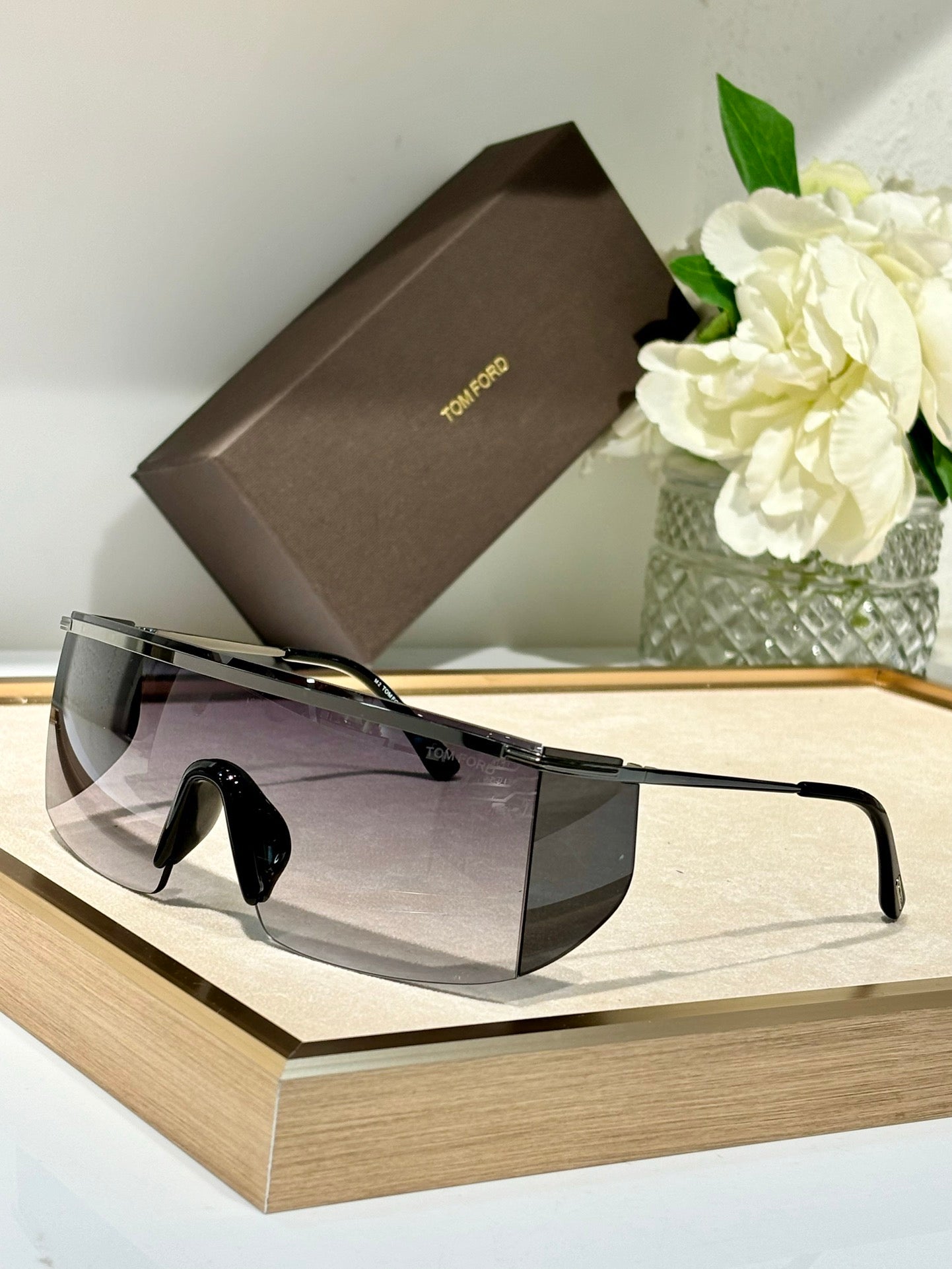 TOM FORD TF0980 30A 00 Unisex Sunglasses ✨ - buyonlinebehappy