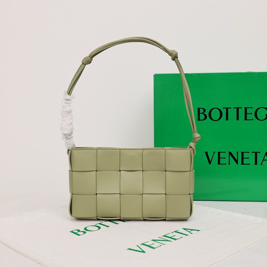 Bottega Veneta Small Cassette Small Intreccio leather bag 💚 - onlinechics.com