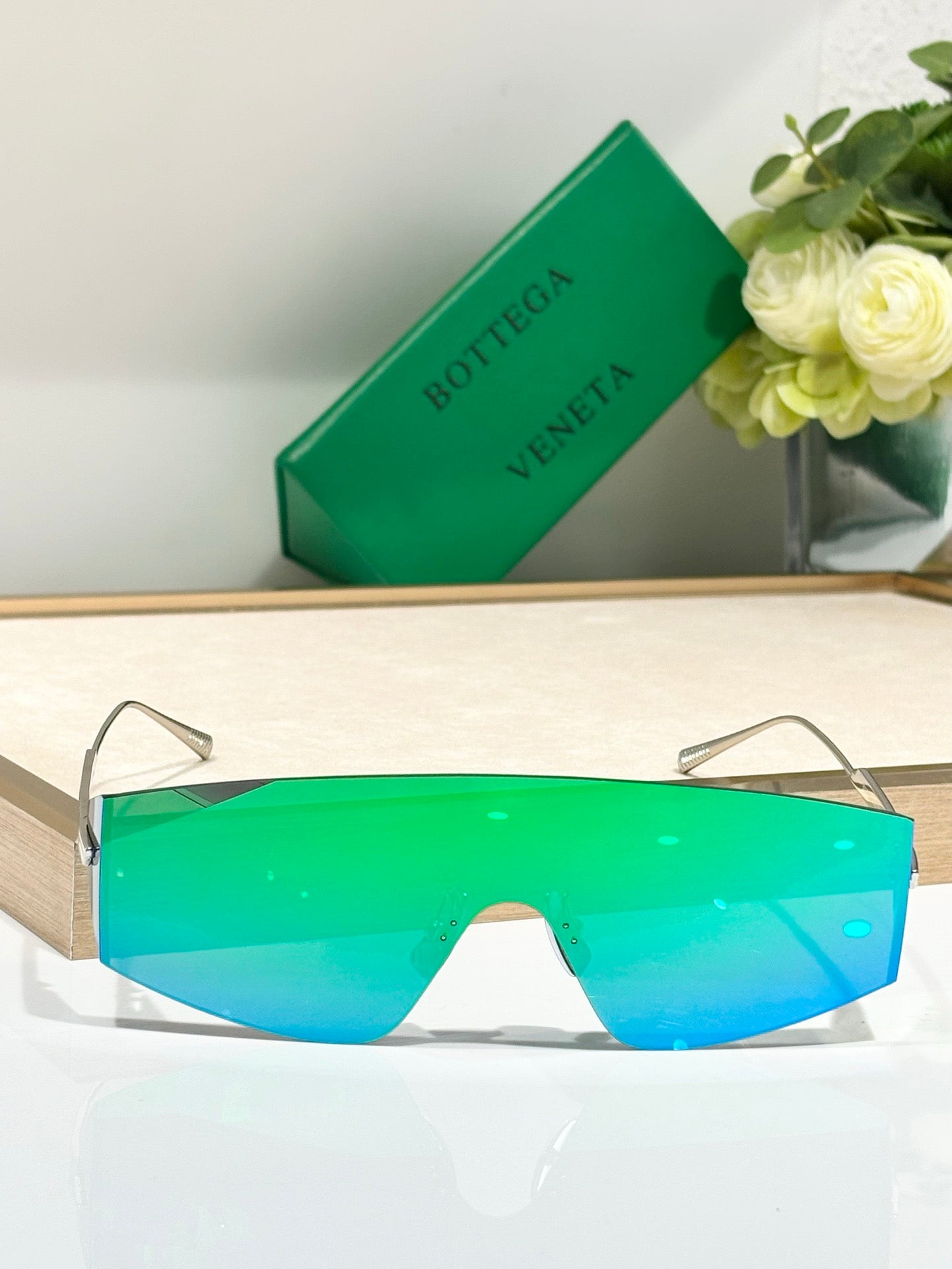 -  BOTTEGA VENETA BV1299S Unapologetic Sunglasses💚