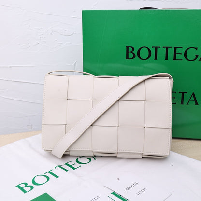 Bottega Veneta Small Cassette Small Intreccio leather bag 💚 - onlinechics.com