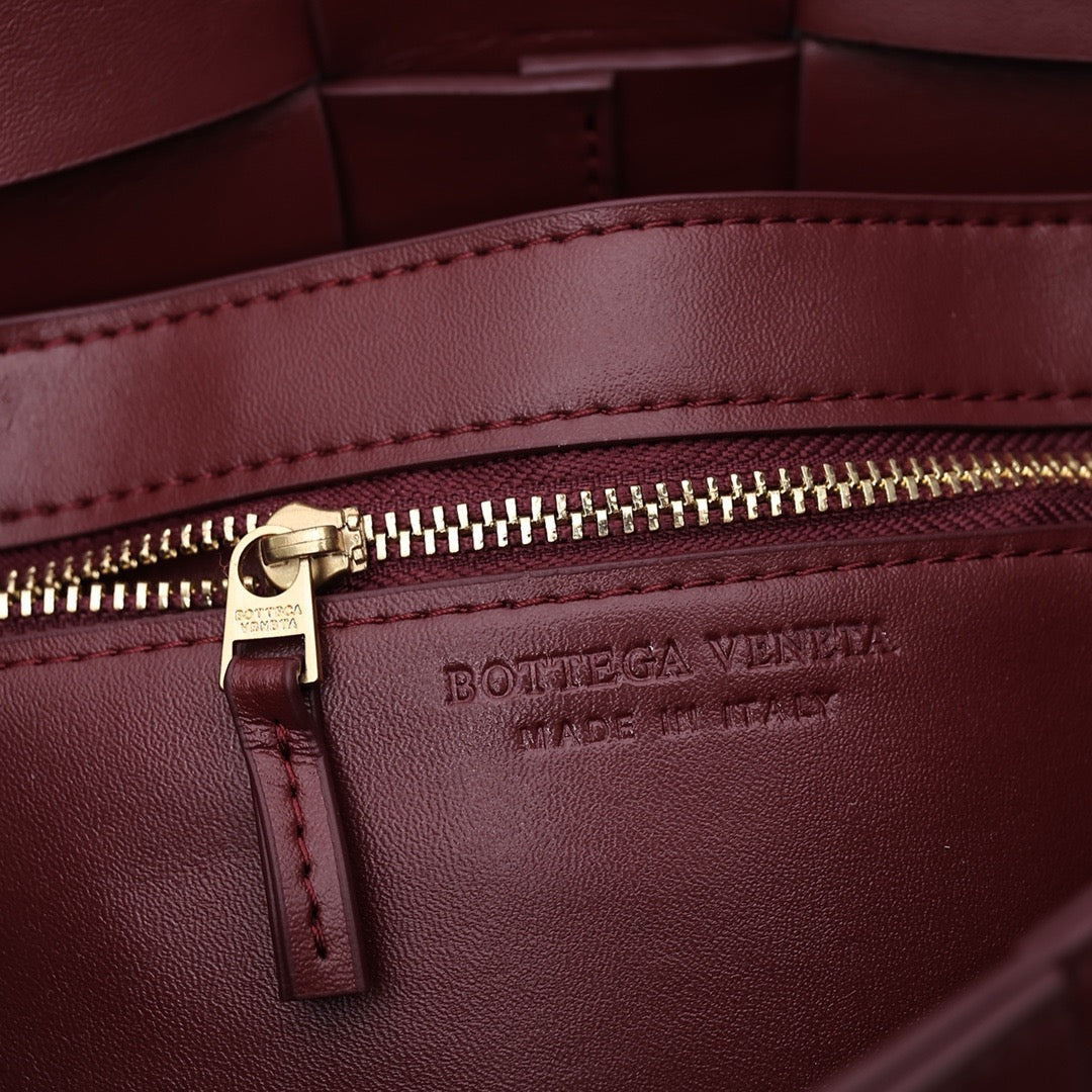 Bottega Veneta Small Cassette Small Intreccio leather bag 💚 - onlinechics.com