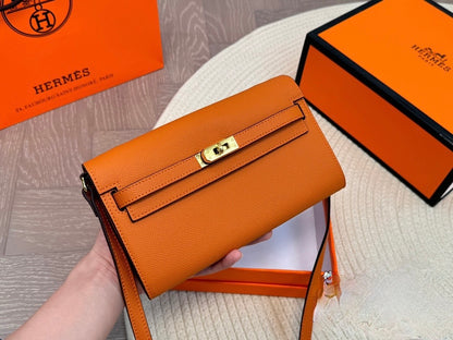 HERMES Kelly Classique To Go wallet ✨ - onlinechics.com