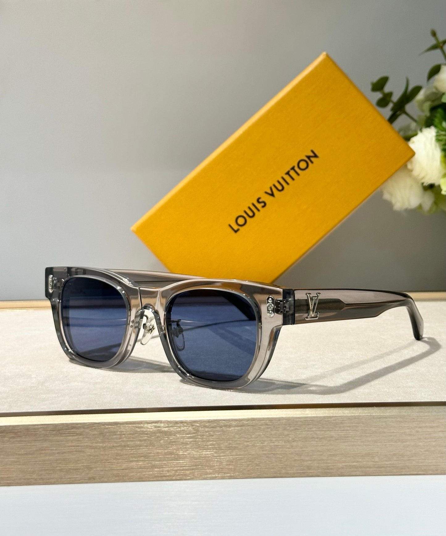 Louis Vuitton Z2184U New LV Confidence Square Round Sunglasses✨