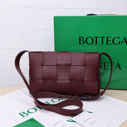 Bottega Veneta Small Cassette Small Intreccio leather bag 💚 - onlinechics.com