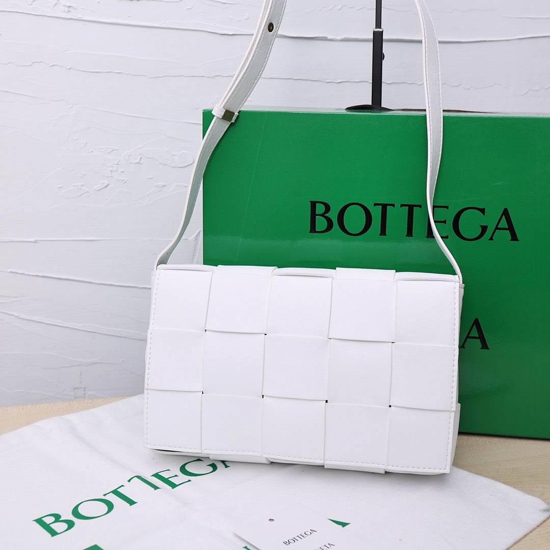 Bottega Veneta Small Cassette Small Intreccio leather bag 💚 - onlinechics.com