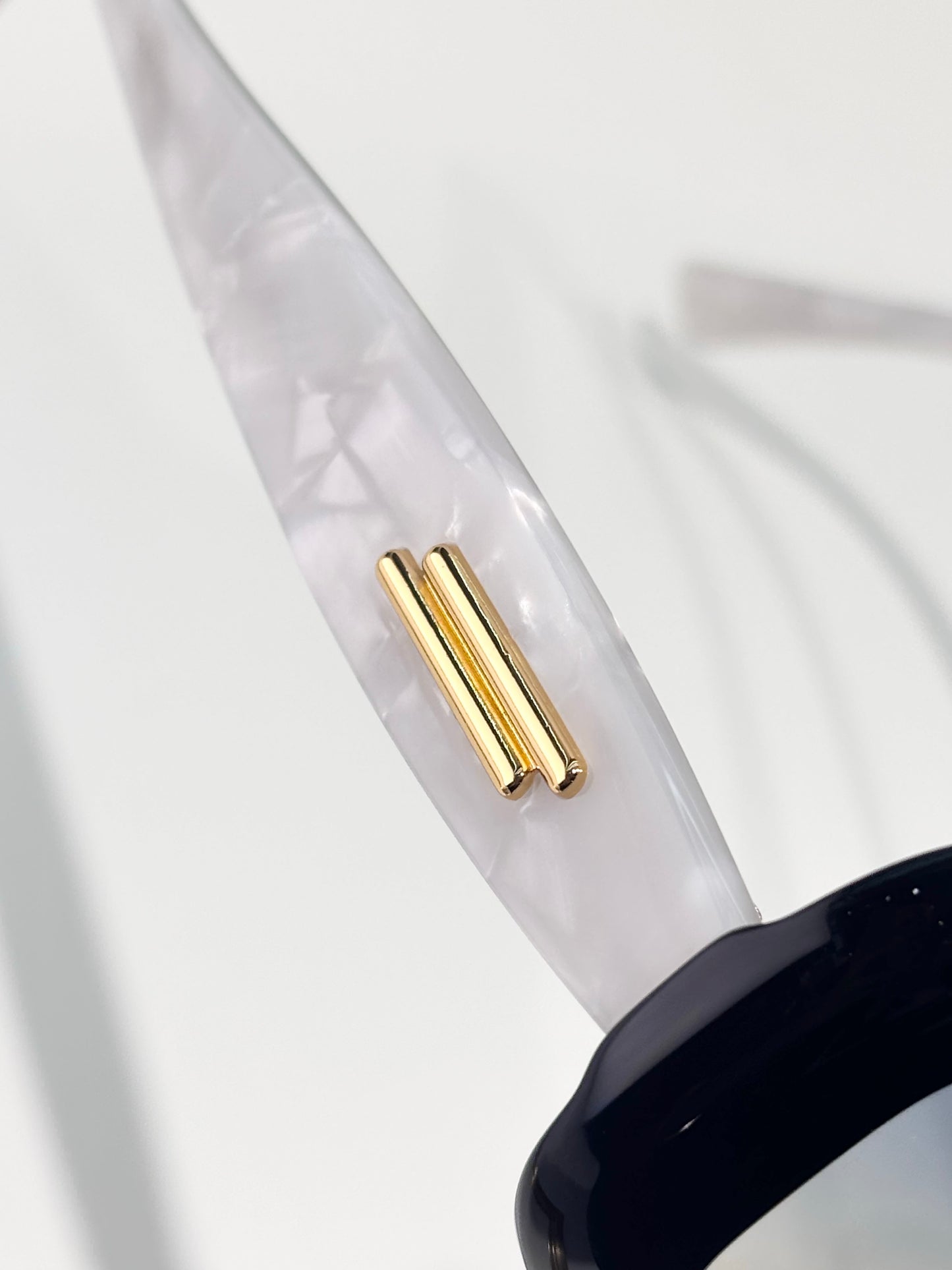 BOTTEGA VENETA  BV1281S 001 - As Seen On Tracee Ellis Ross & Pooja Hegde Sunglasses💚