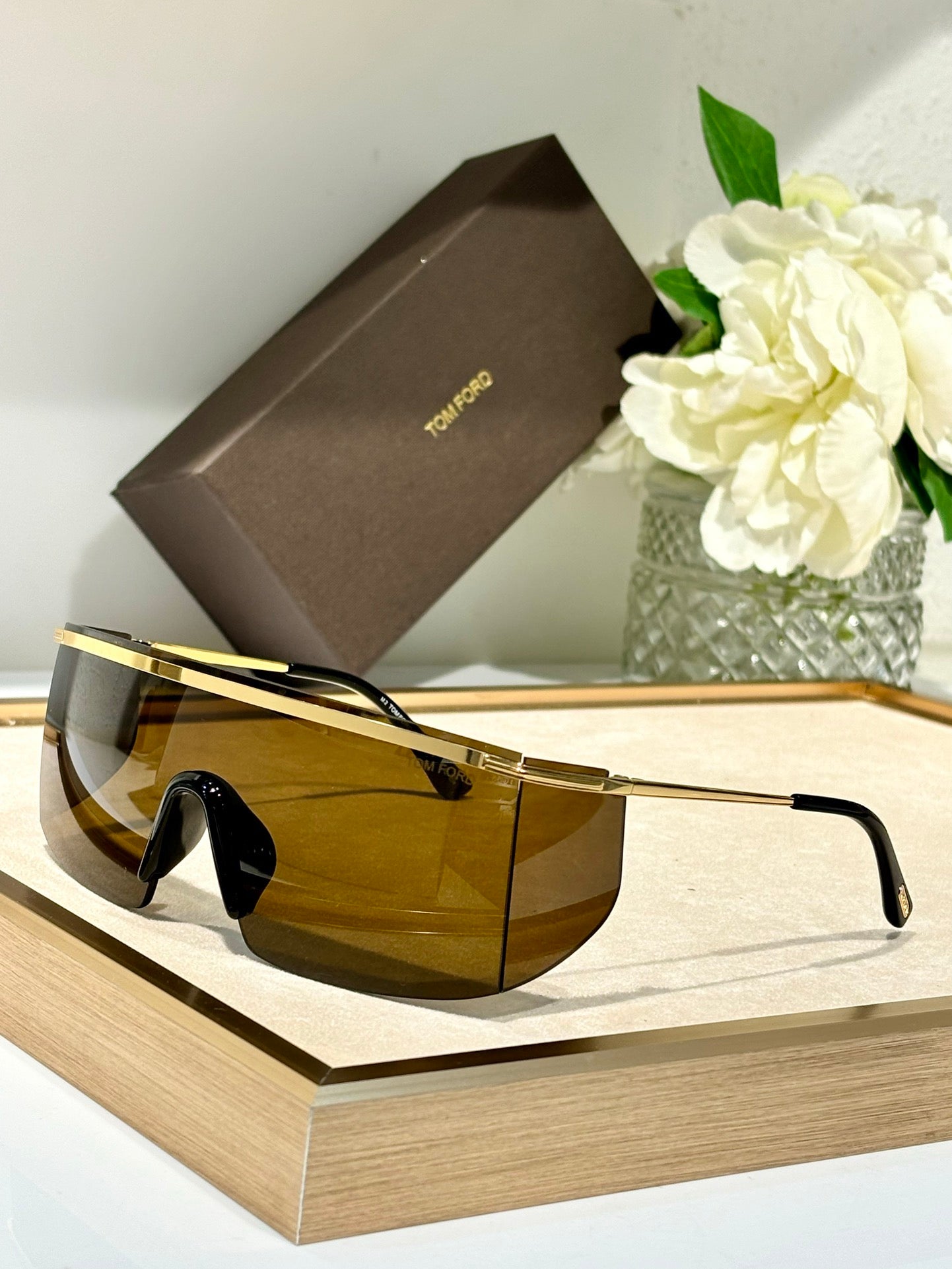 TOM FORD TF0980 30A 00 Unisex Sunglasses ✨ - buyonlinebehappy