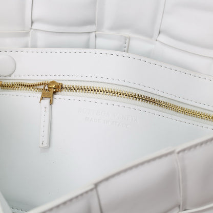 Bottega Veneta Classic size Padded Cassette leather bag 💚 - onlinechics.com