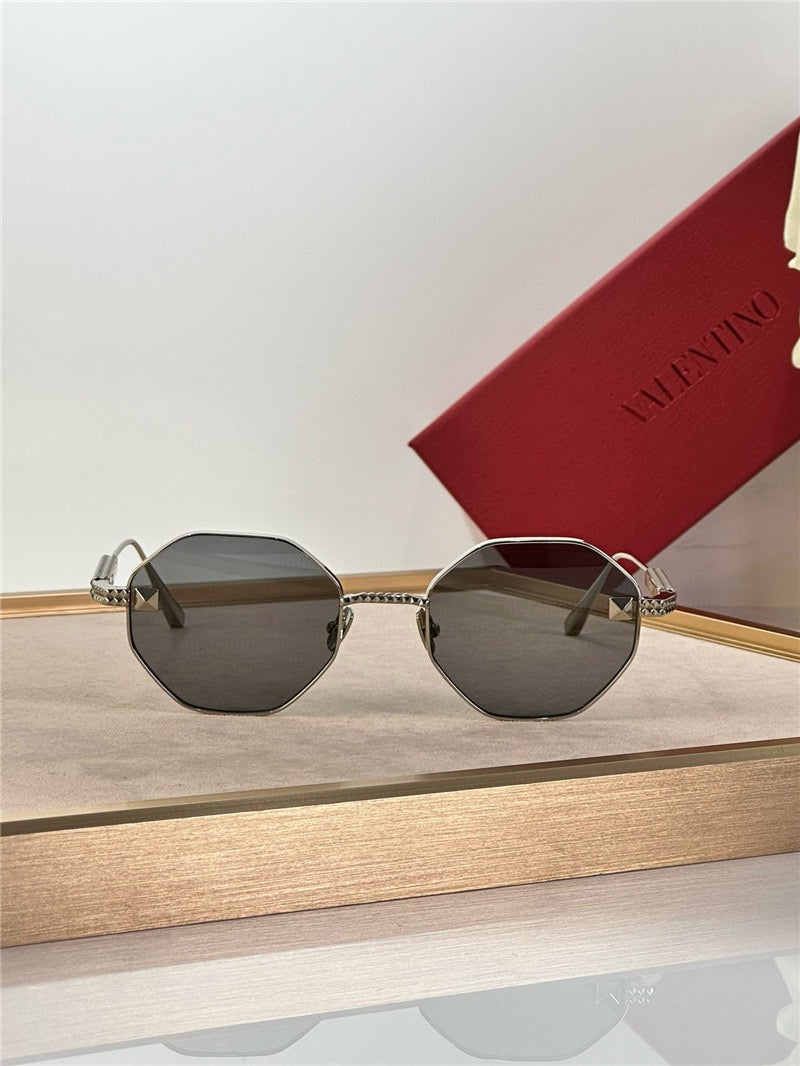 Valentino V STUD VLX 122C Sunglasses✨