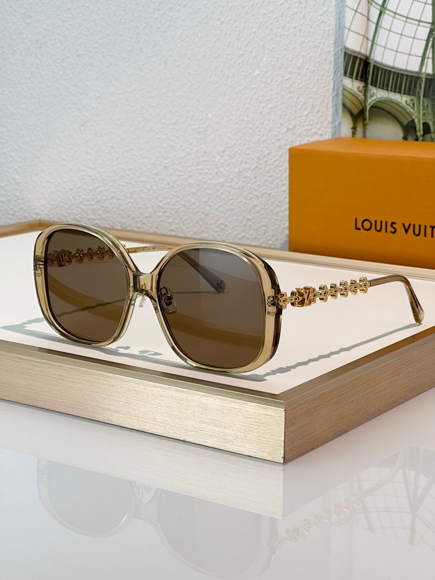 Louis Vuitton Z2456U LV Bloom Round Square Sunglasses  ✨ $650