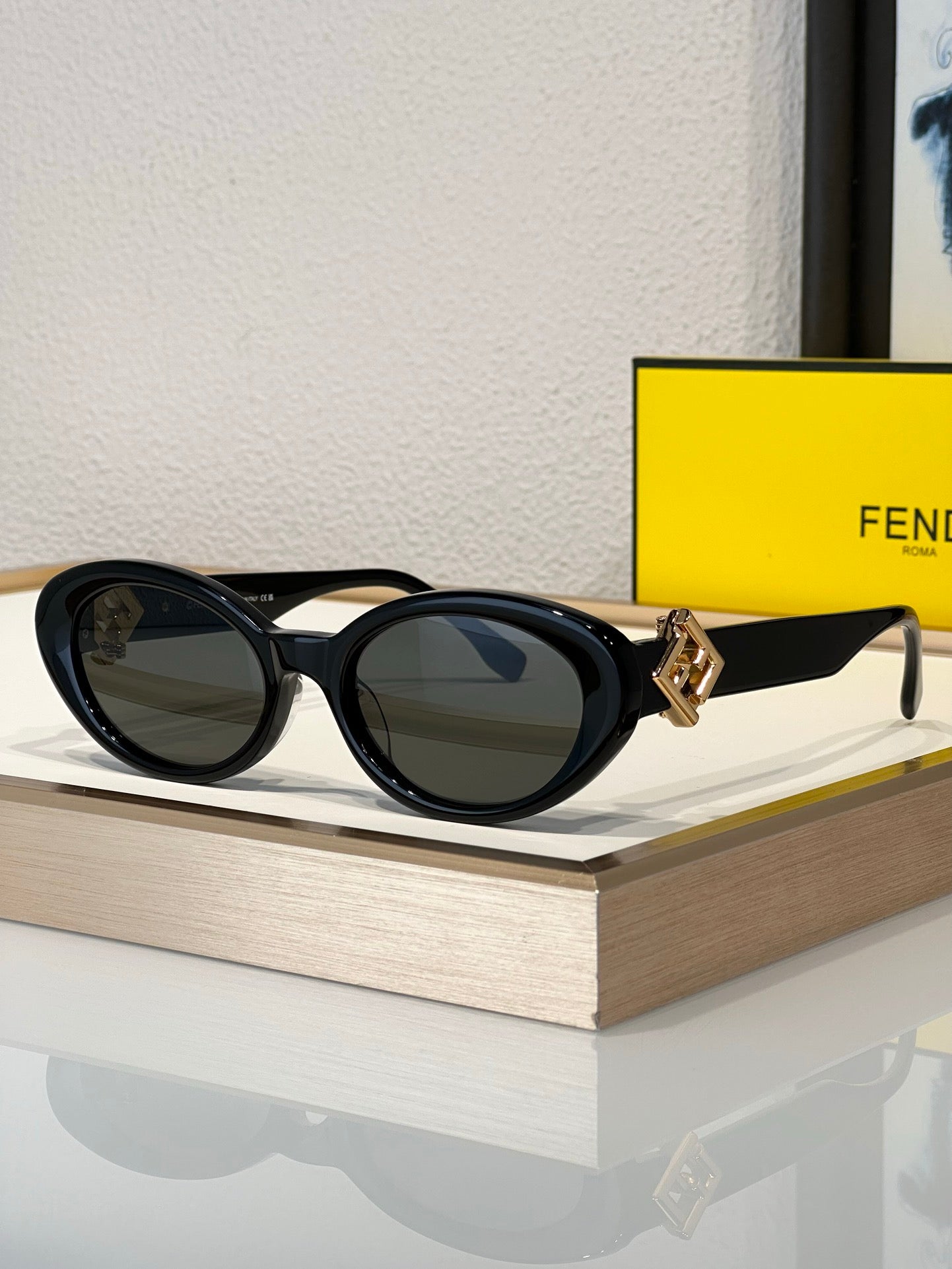 FENDI FF Logo Fendi Diamond Black Acetate Oval Sunglasses✨$560