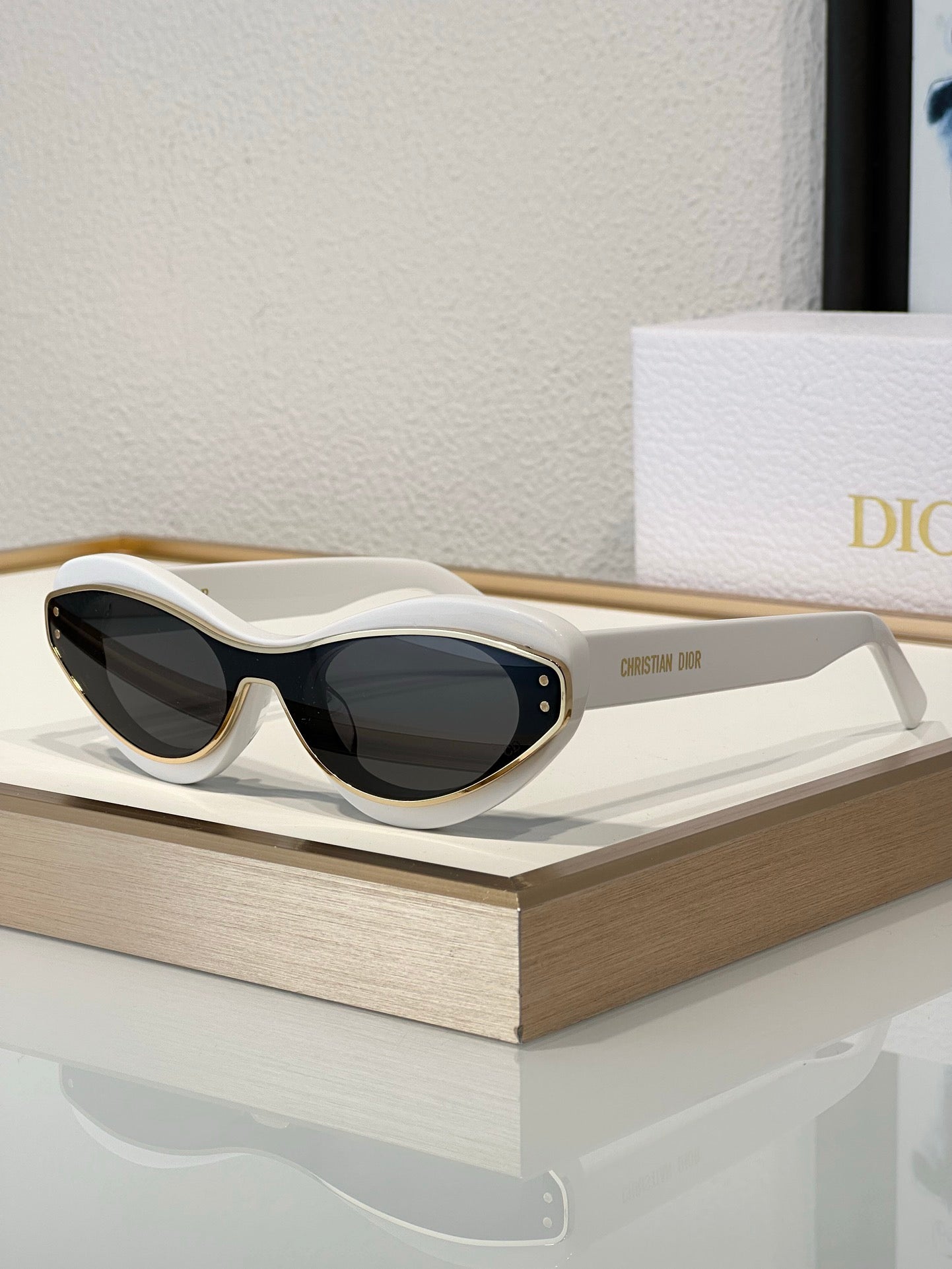 DIOR DiorMeteor B1I Cat Eye 146mm Sunglasses✨