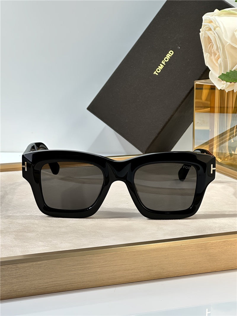 TOM FORD ILLIAS TF1554 Sunglasses 🔱