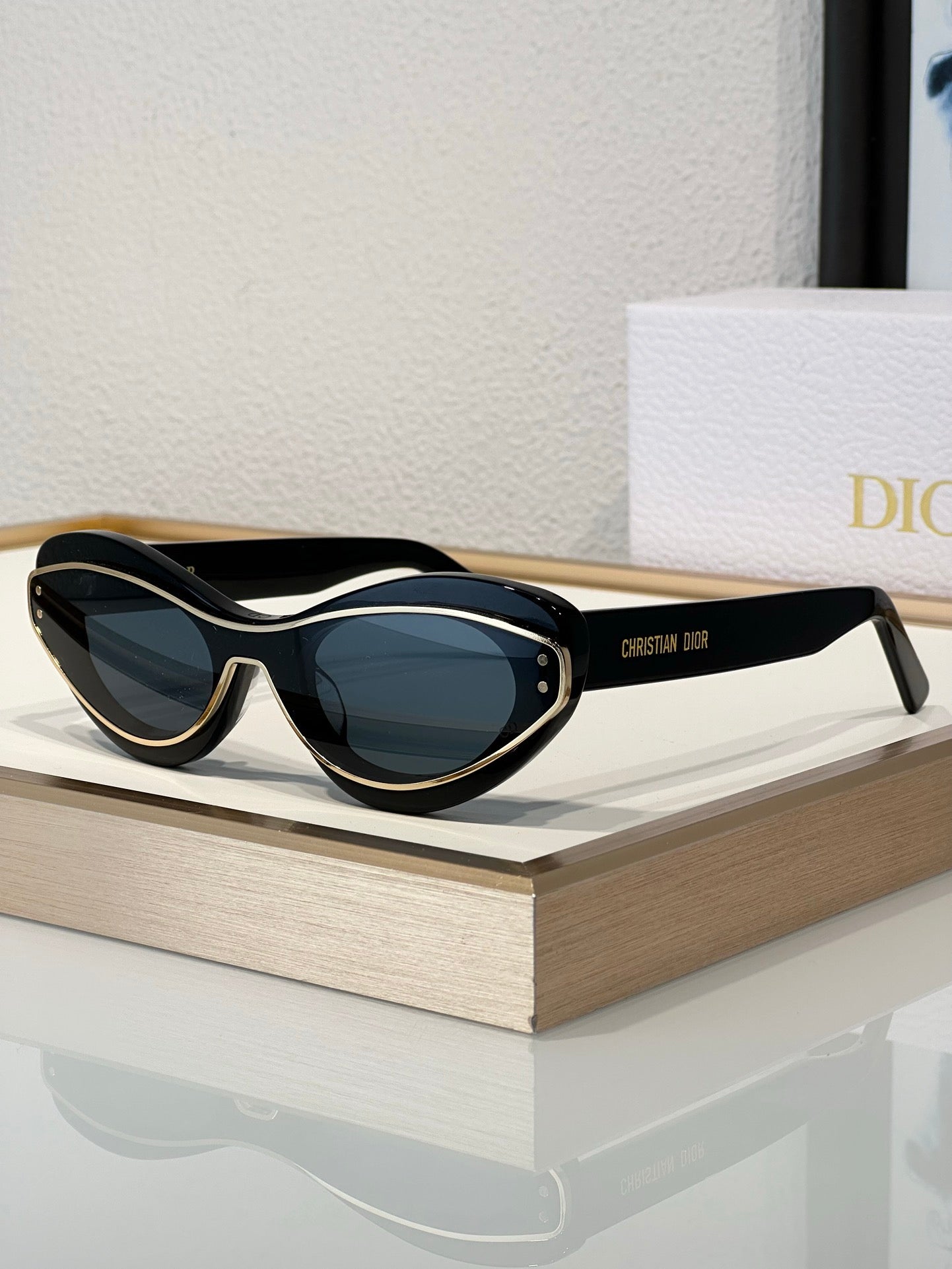 DIOR DiorMeteor B1I Cat Eye 146mm Sunglasses✨