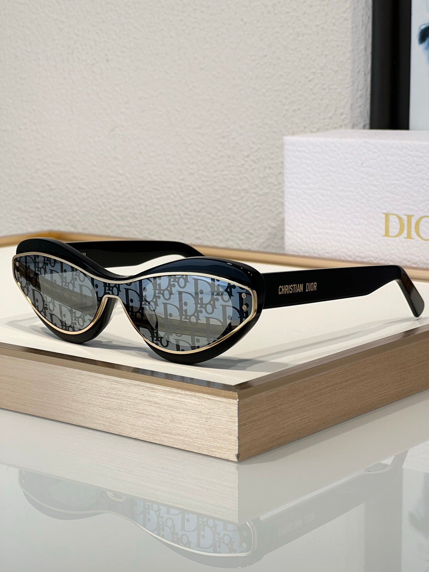 DIOR DiorMeteor B1I Cat Eye 146mm Sunglasses✨