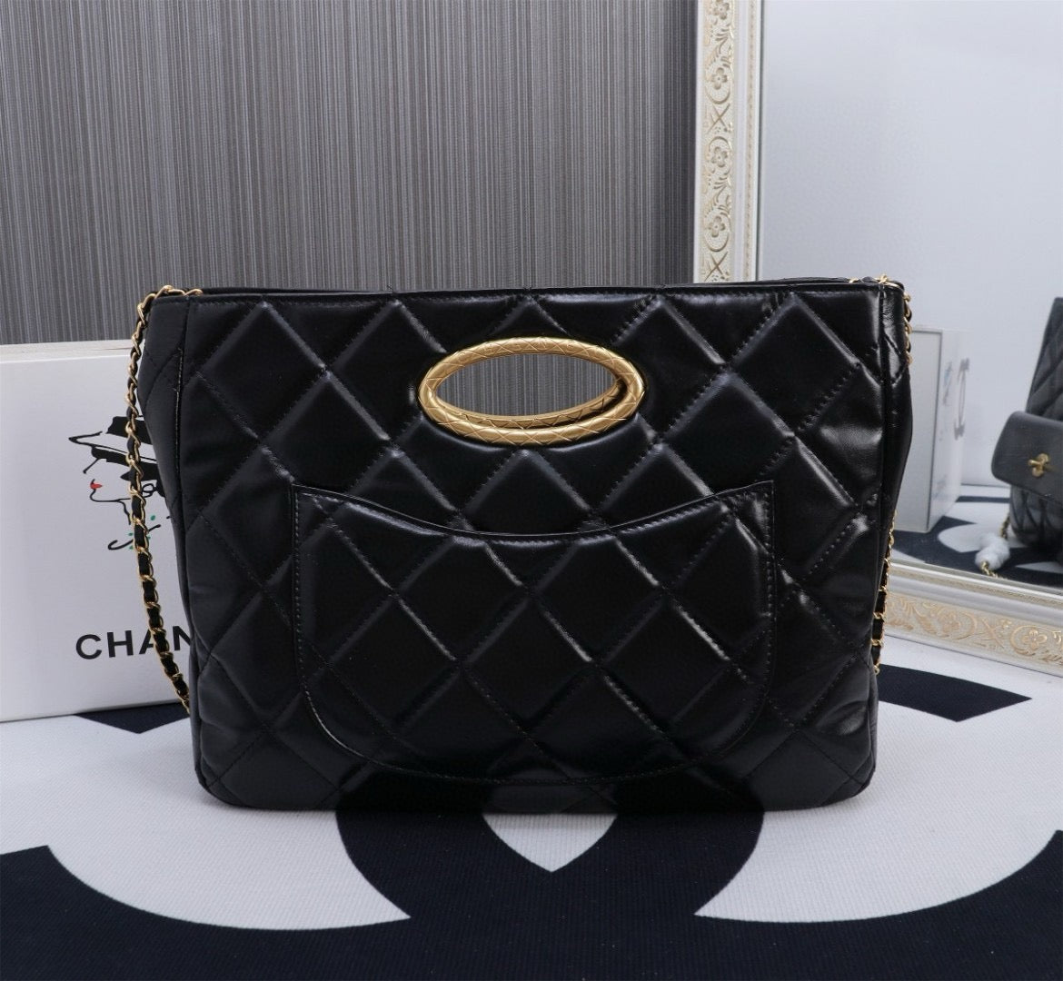 CHANEL LOOK 18 CLUTCH NEW Collection 24 Fall-Winter✨ - onlinechics.com