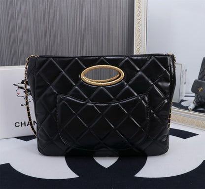 CHANEL LOOK 18 CLUTCH NEW Collection 24 Fall-Winter✨ - onlinechics.com