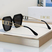 Dior  30Montaigne S6U CD 40083U Rectangular Sunglasses✨