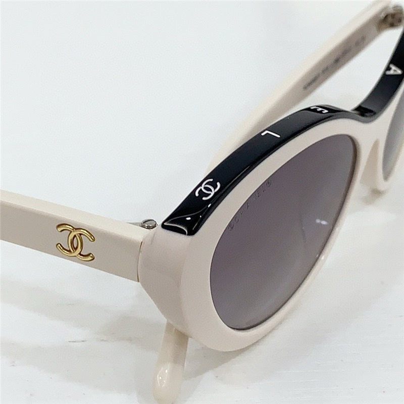 CHANEL 
イルミネイティングブラッシュパウダー 151.788 CHANEL 5416 1711/S4 Oval Sunglasses ✨ | onlinechics