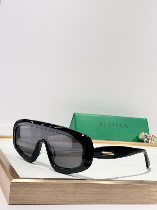 BOTTEGA VENETA  BV1281S 001 - As Seen On Tracee Ellis Ross & Pooja Hegde Sunglasses💚