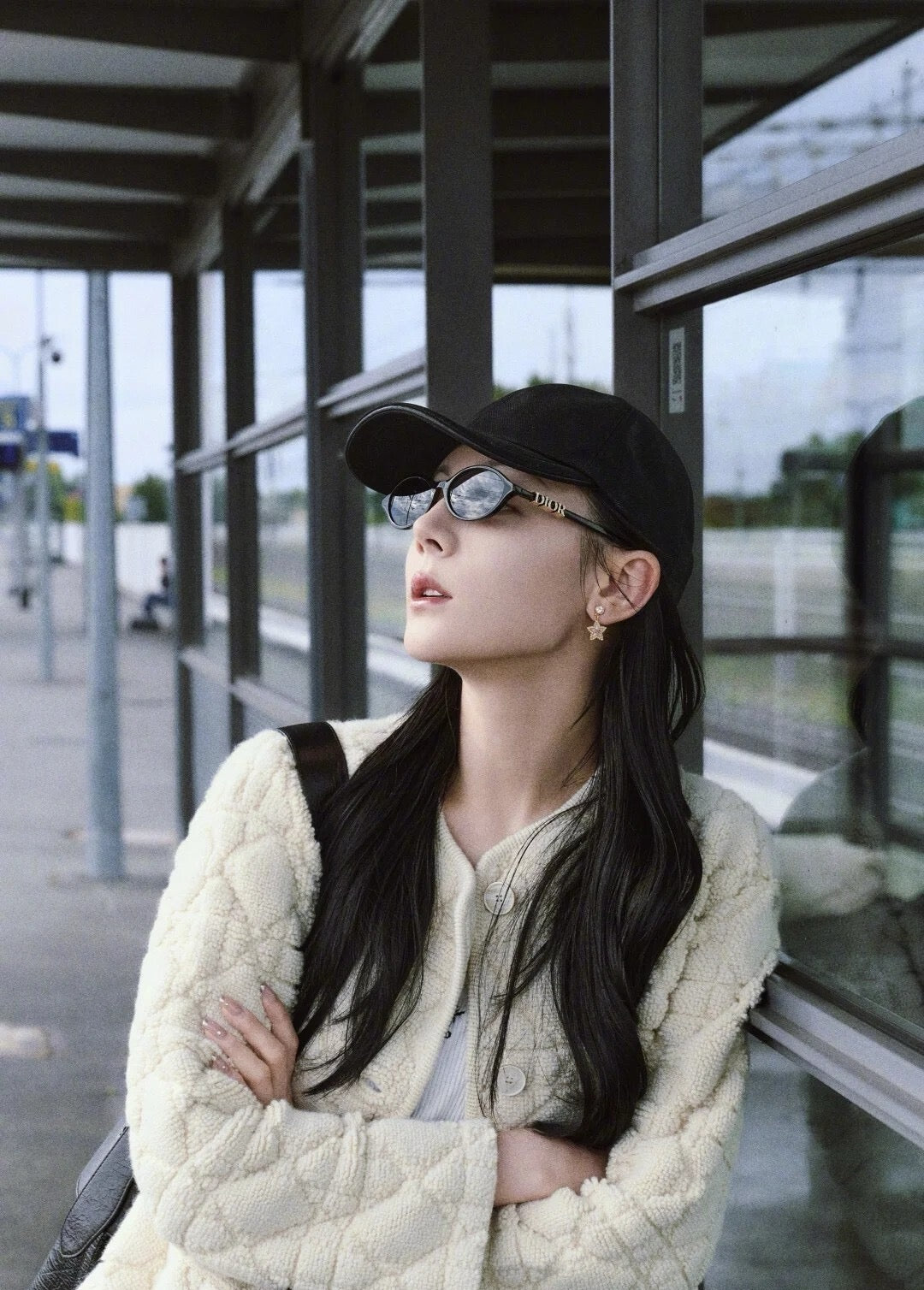 DIOR CD DiorTreasure R1I Black Oval Sunglasses ✨