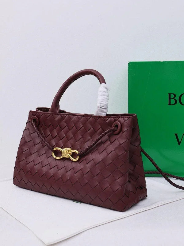 '- Bottega Veneta Small Andiamo leather bag 💚