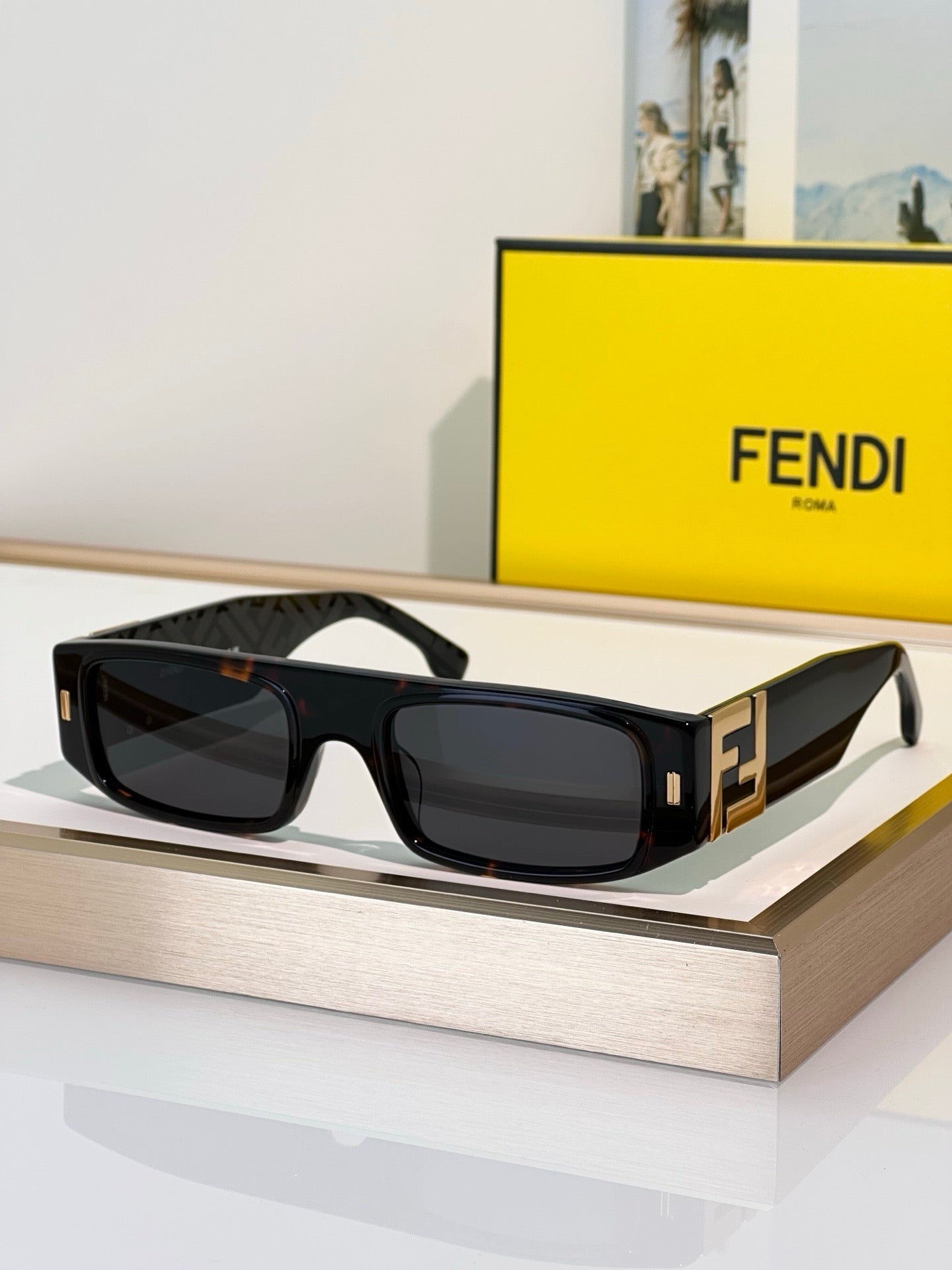 FENDI FF  Squared FE40587 Sunglasses✨ - onlinechics.com