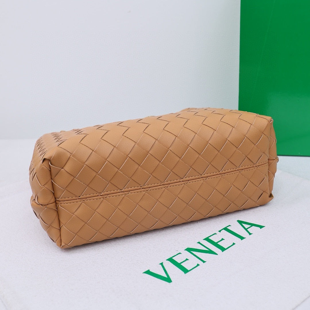 Bottega Veneta Medium Andiamo leather bag 💚 - onlinechics.com